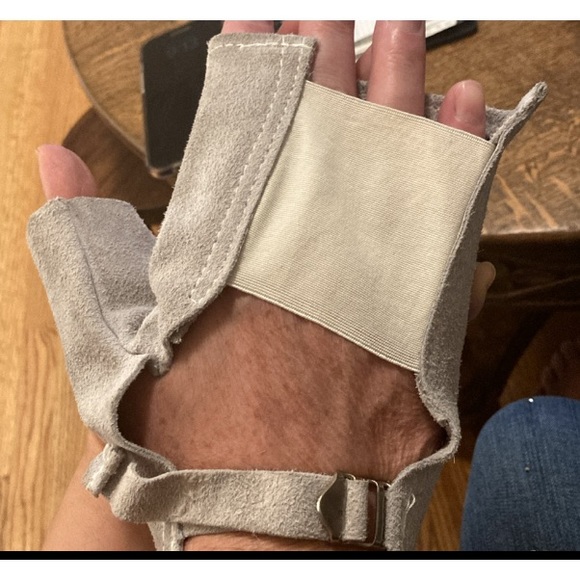 Suede Fingerless Gloves - Picture 8 of 8
